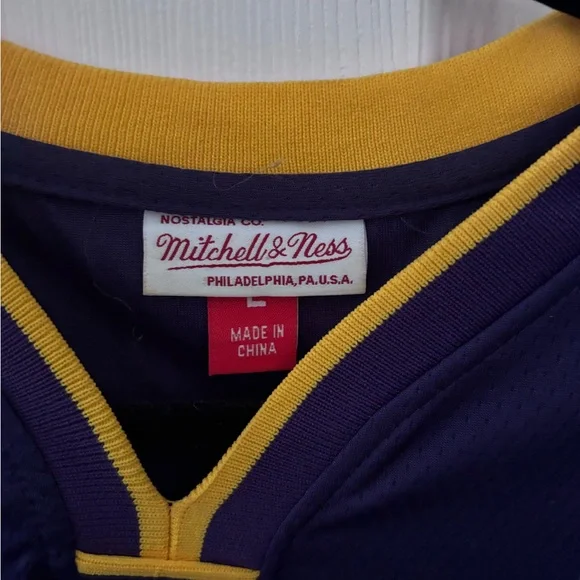 Mitchell & Ness Bryant jersey - Picture 2 of 3